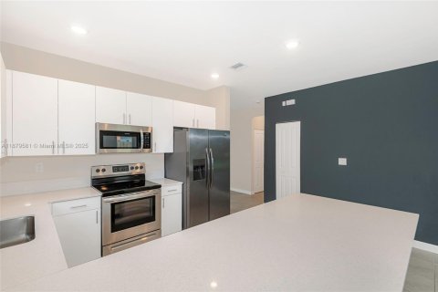 Casa en venta en Homestead, Florida, 4 dormitorios, 176.05 m2 № 1896354 - foto 14