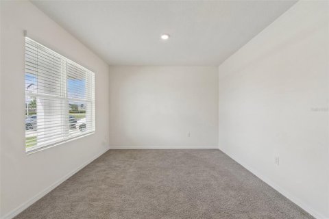 House in Wesley Chapel, Florida 5 bedrooms, 242.01 sq.m. № 2110280 - photo 12
