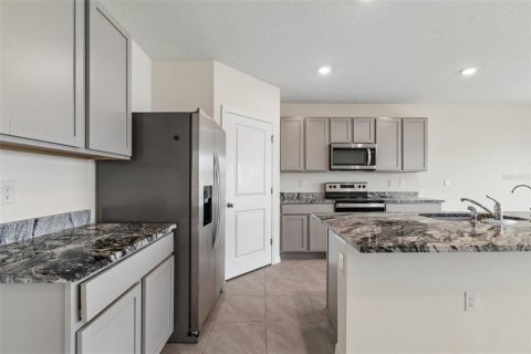 House in Wesley Chapel, Florida 5 bedrooms, 242.01 sq.m. № 2110280 - photo 17