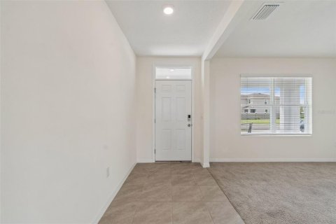 House in Wesley Chapel, Florida 5 bedrooms, 242.01 sq.m. № 2110280 - photo 8