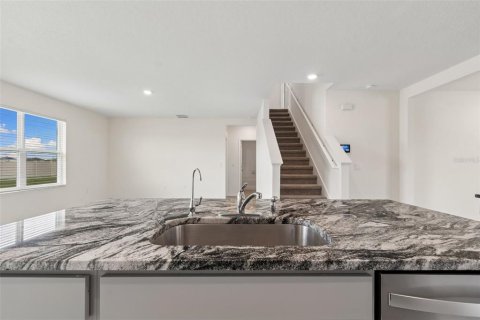 House in Wesley Chapel, Florida 5 bedrooms, 242.01 sq.m. № 2110280 - photo 19