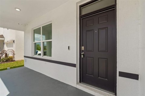 House in Wesley Chapel, Florida 5 bedrooms, 242.01 sq.m. № 2110280 - photo 4