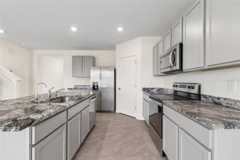 House in Wesley Chapel, Florida 5 bedrooms, 242.01 sq.m. № 2110280 - photo 16