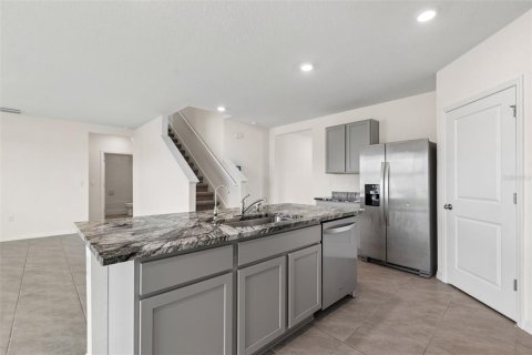 House in Wesley Chapel, Florida 5 bedrooms, 242.01 sq.m. № 2110280 - photo 15