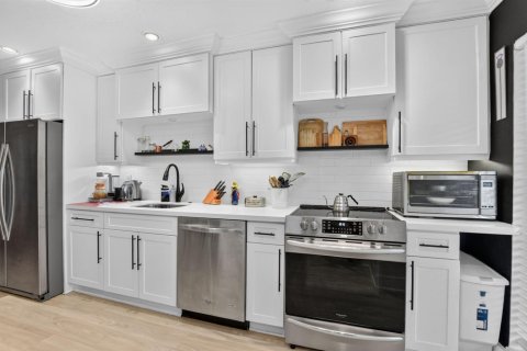 Condo in Boca Raton, Florida, 2 bedrooms  № 2392937 - photo 2