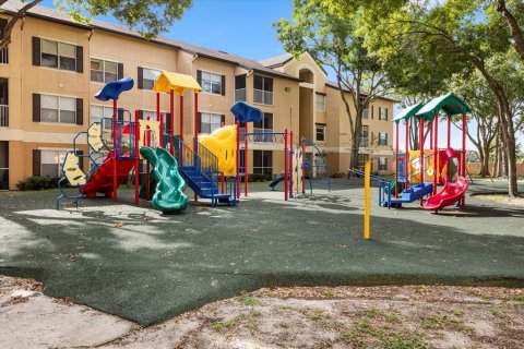 Copropriété à vendre à Orlando, Floride: 3 chambres, 110.83 m2 № 2229956 - photo 23