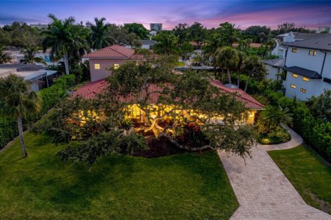 House in Sarasota, Florida 5 bedrooms, 345.69 sq.m. № 2429107 - photo 2
