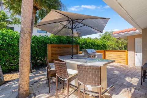 House in Sarasota, Florida 5 bedrooms, 345.69 sq.m. № 2429107 - photo 8