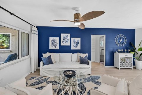House in Sarasota, Florida 5 bedrooms, 345.69 sq.m. № 2429107 - photo 22