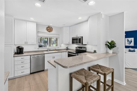 House in Sarasota, Florida 5 bedrooms, 345.69 sq.m. № 2429107 - photo 6
