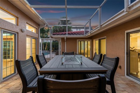 House in Sarasota, Florida 5 bedrooms, 345.69 sq.m. № 2429107 - photo 25