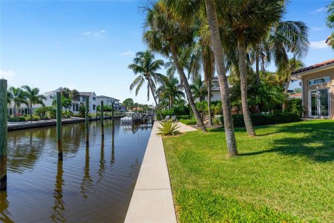 House in Sarasota, Florida 5 bedrooms, 345.69 sq.m. № 2429107 - photo 15