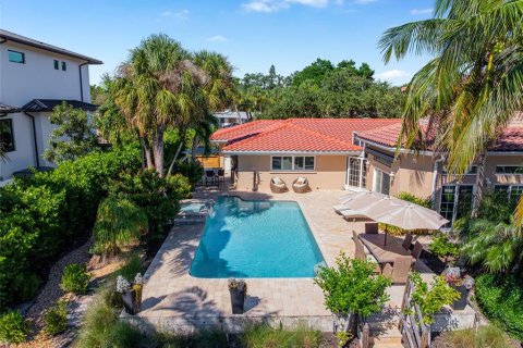 House in Sarasota, Florida 5 bedrooms, 345.69 sq.m. № 2429107 - photo 11