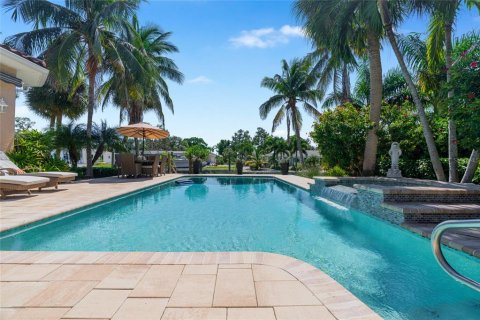 House in Sarasota, Florida 5 bedrooms, 345.69 sq.m. № 2429107 - photo 4