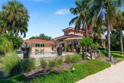 House in Sarasota, Florida 5 bedrooms, 345.69 sq.m. № 2429107 - photo 18