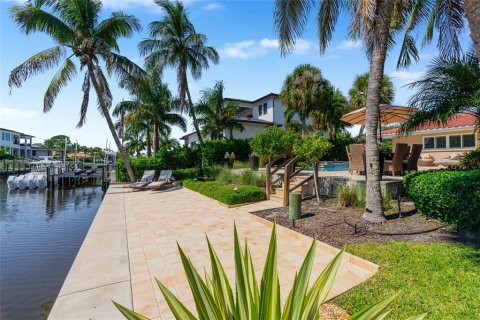House in Sarasota, Florida 5 bedrooms, 345.69 sq.m. № 2429107 - photo 16