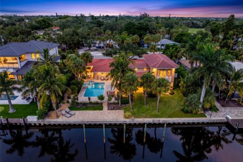 House in Sarasota, Florida 5 bedrooms, 345.69 sq.m. № 2429107 - photo 12