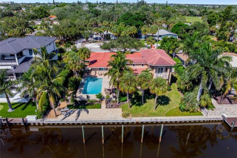 House in Sarasota, Florida 5 bedrooms, 345.69 sq.m. № 2429107