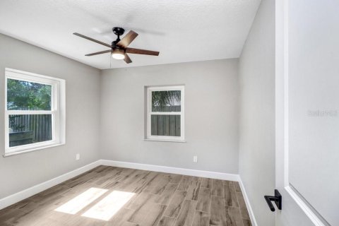 House in Tampa, Florida 3 bedrooms, 132.66 sq.m. № 1829835 - photo 12