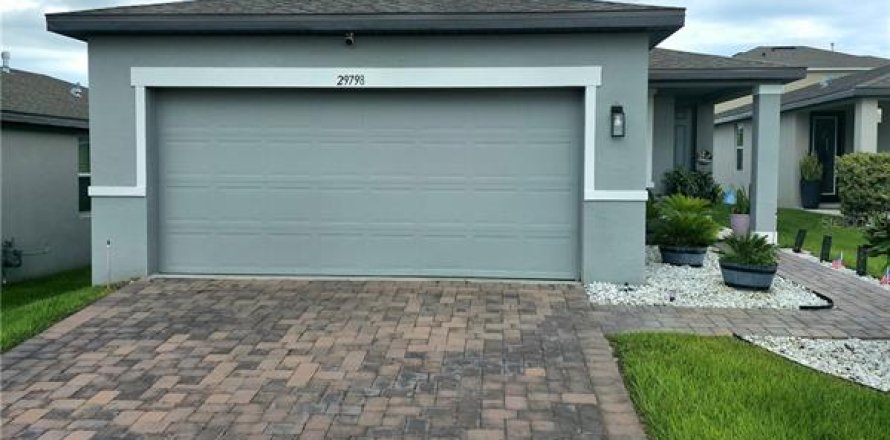 House in Leesburg, Florida 4 bedrooms, 157.93 sq.m. № 1918877