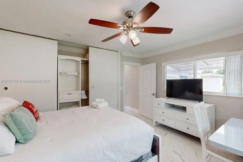 House in Lauderdale-by-the-Sea, Florida 3 bedrooms, 139.63 sq.m. № 1667980 - photo 26