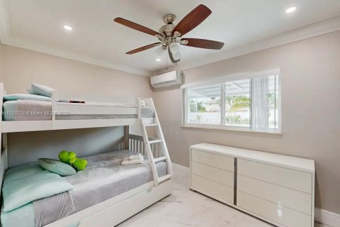 House in Lauderdale-by-the-Sea, Florida 3 bedrooms, 139.63 sq.m. № 1667980 - photo 24