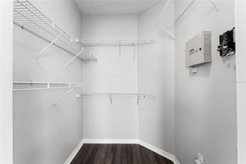 Condo in Orlando, Florida, 3 bedrooms  № 1716918 - photo 27