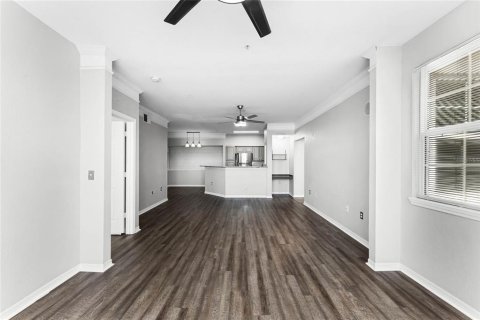 Condo in Orlando, Florida, 3 bedrooms  № 1716918 - photo 17