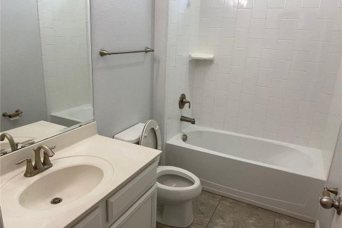 House in Orlando, Florida 3 bedrooms, 176.33 sq.m. № 2393969 - photo 4