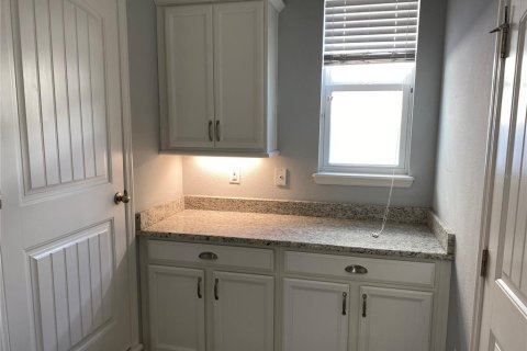 House in Orlando, Florida 3 bedrooms, 176.33 sq.m. № 2393969 - photo 10