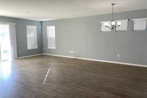 House in Orlando, Florida 3 bedrooms, 176.33 sq.m. № 2393969 - photo 2