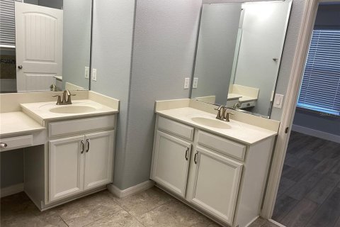 House in Orlando, Florida 3 bedrooms, 176.33 sq.m. № 2393969 - photo 8
