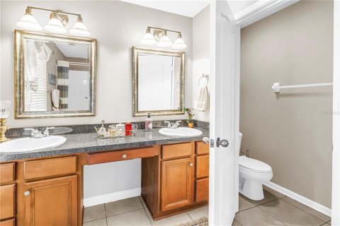 Touwnhouse à vendre à Bradenton, Floride: 3 chambres, 148.27 m2 № 2350300 - photo 18