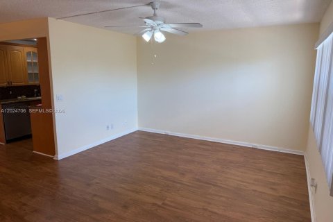 Copropriété à louer à Boca Raton, Floride: 1 chambre, 68.56 m2 № 2190390 - photo 10