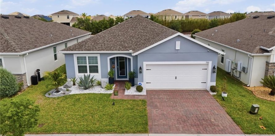 House in Davenport, Florida 4 bedrooms, 196.21 sq.m. № 2120345