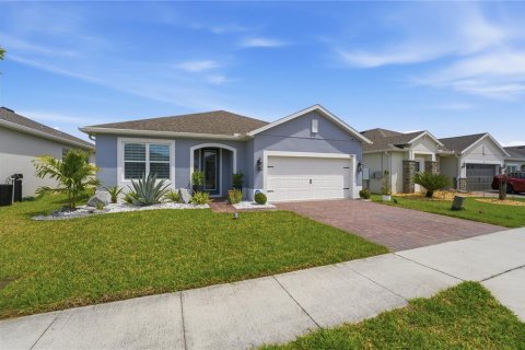 House in Davenport, Florida 4 bedrooms, 196.21 sq.m. № 2120345 - photo 7