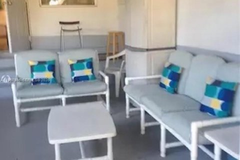 Casa en venta en Miami, Florida, 4 dormitorios, 140.47 m2 № 2030838 - foto 24