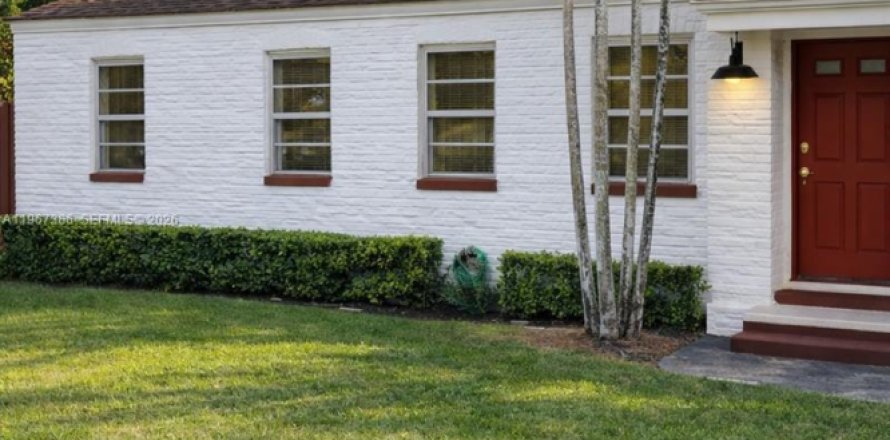 Casa en Miami, Florida 4 dormitorios, 140.47 m2 № 2030838