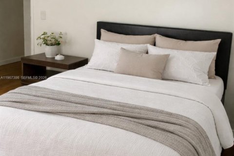 Casa en venta en Miami, Florida, 4 dormitorios, 140.47 m2 № 2030838 - foto 16