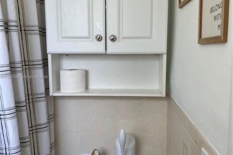 Casa en venta en Miami, Florida, 4 dormitorios, 140.47 m2 № 2030838 - foto 20