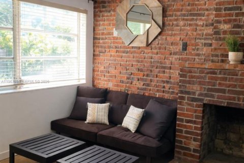 Casa en venta en Miami, Florida, 4 dormitorios, 140.47 m2 № 2030838 - foto 9