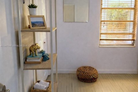 Casa en venta en Miami, Florida, 4 dormitorios, 140.47 m2 № 2030838 - foto 13