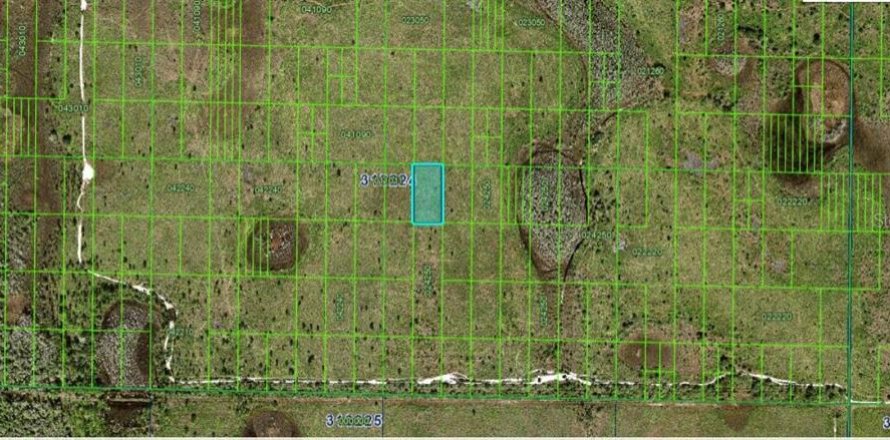 Land in Frostproof, Florida № 2162044