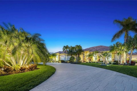 Villa ou maison à vendre à Englewood, Floride: 5 chambres, 485.14 m2 № 2413628 - photo 2