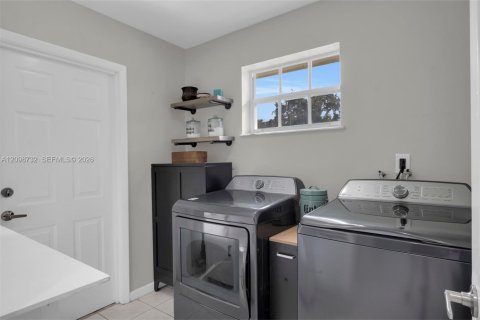 Villa ou maison à vendre à Palmetto Bay, Floride: 4 chambres, 193.33 m2 № 2397847 - photo 16
