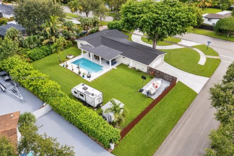 Villa ou maison à vendre à Palmetto Bay, Floride: 4 chambres, 193.33 m2 № 2397847 - photo 21