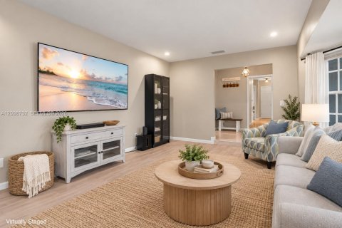 Villa ou maison à vendre à Palmetto Bay, Floride: 4 chambres, 193.33 m2 № 2397847 - photo 3