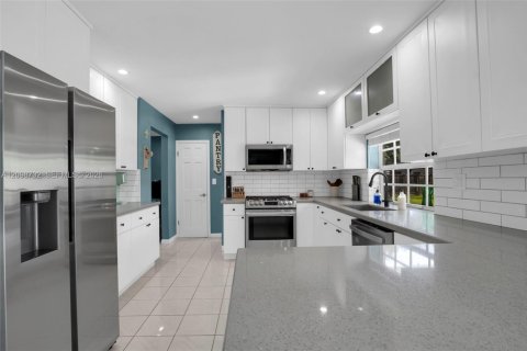 Villa ou maison à vendre à Palmetto Bay, Floride: 4 chambres, 193.33 m2 № 2397847 - photo 7