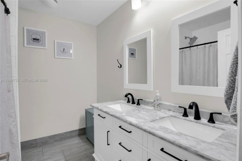 Villa ou maison à vendre à Palmetto Bay, Floride: 4 chambres, 193.33 m2 № 2397847 - photo 15