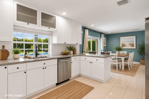 Villa ou maison à vendre à Palmetto Bay, Floride: 4 chambres, 193.33 m2 № 2397847 - photo 6